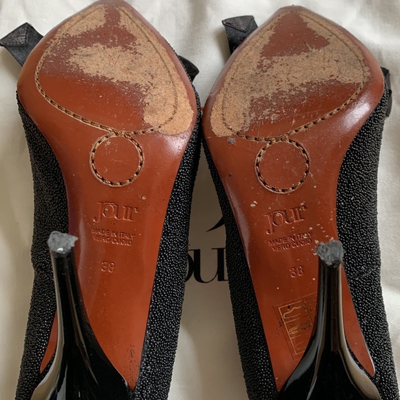 Black Jour Sting Ray Pumps - Picture 4 of 5